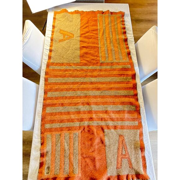 Faribault Woolen Mill Co. blanket made in the USA - Picture 6 of 8